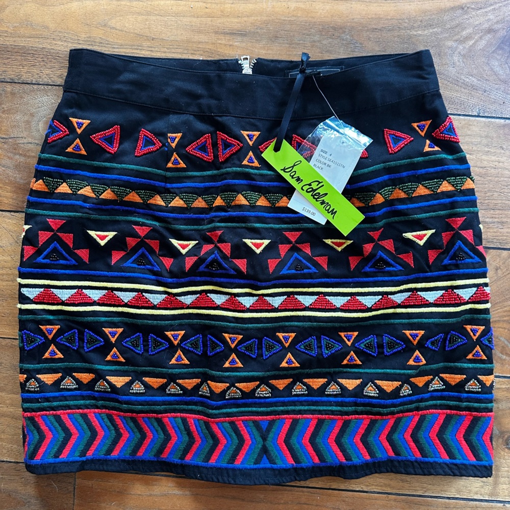 Sam Edelman beaded mini SZ 4